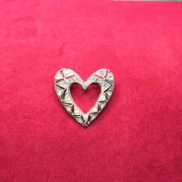 Coro Vintage Heart Pin Brooch - Picture 4 of 5